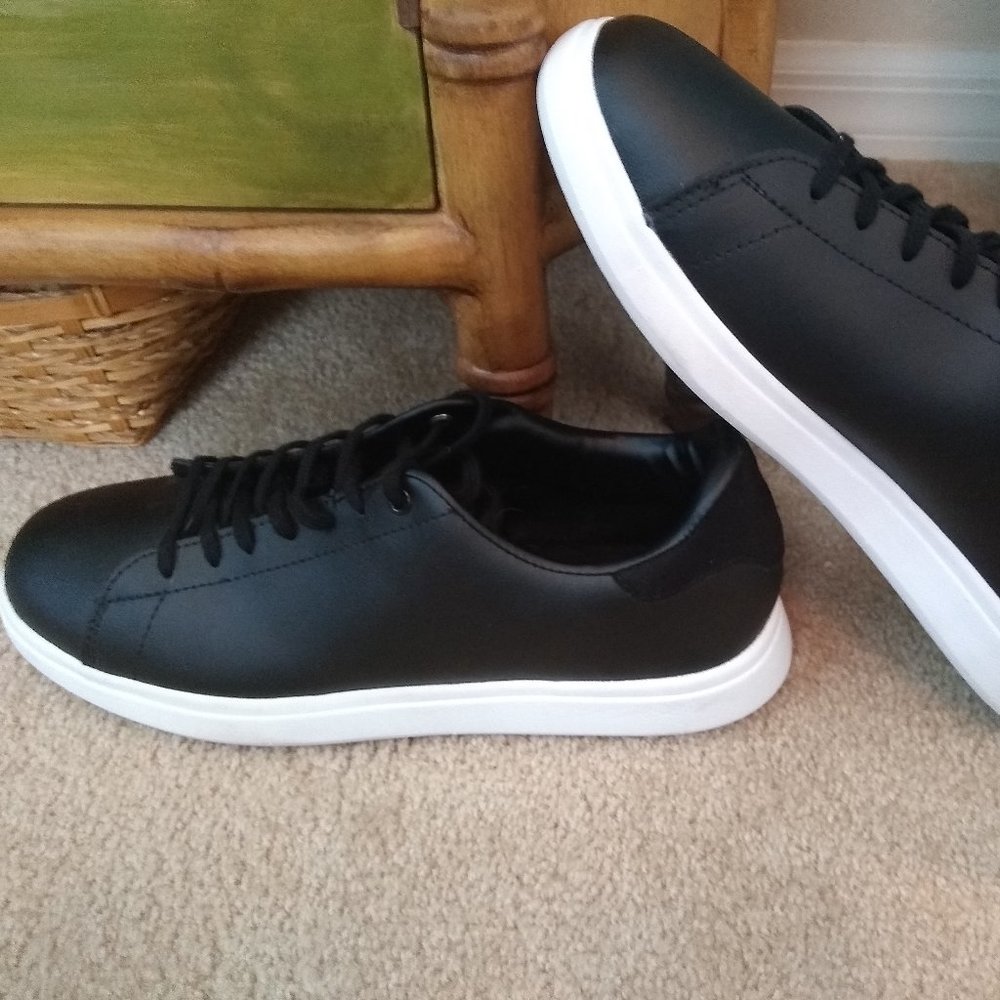 PX Men's 10.5 Black Leather  Sneakers
